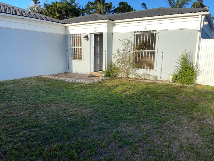 To Let 3 Bedroom Property for Rent in Loevenstein Western Cape